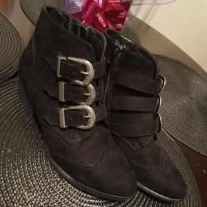Authentic American Heritage Blk Suede Ankle Boots